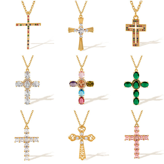 Collection de colliers pendentifs croix en cristal
