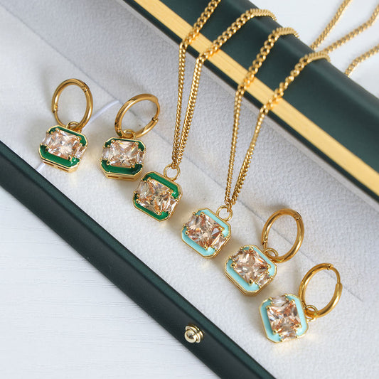 Schmuckset mit quadratischem Anhänger aus Emaille und Kristall