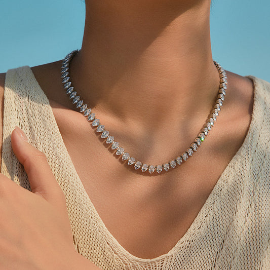 Collier de tennis en cristal marquise argenté