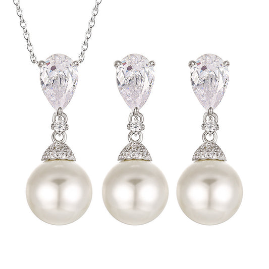 Elegant Pear-Cut Crystal and Lustrous Pearl Jewelry Set