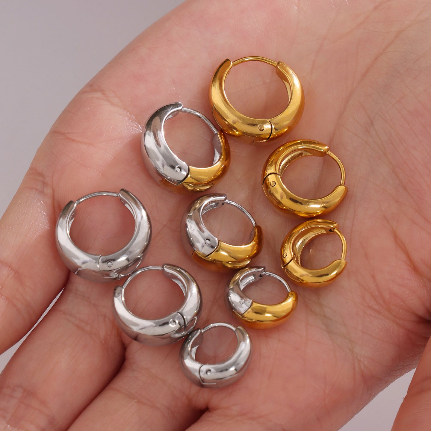 18K Gold Cute Titanium Ear Studs