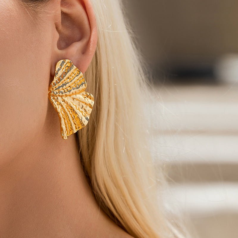 18K Gold Exaggerated Pleated Texture Stud Earrings - Shuling Jewelry