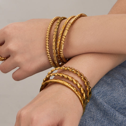 Ensemble de bracelets texturés en forme de cœur et de treillis 