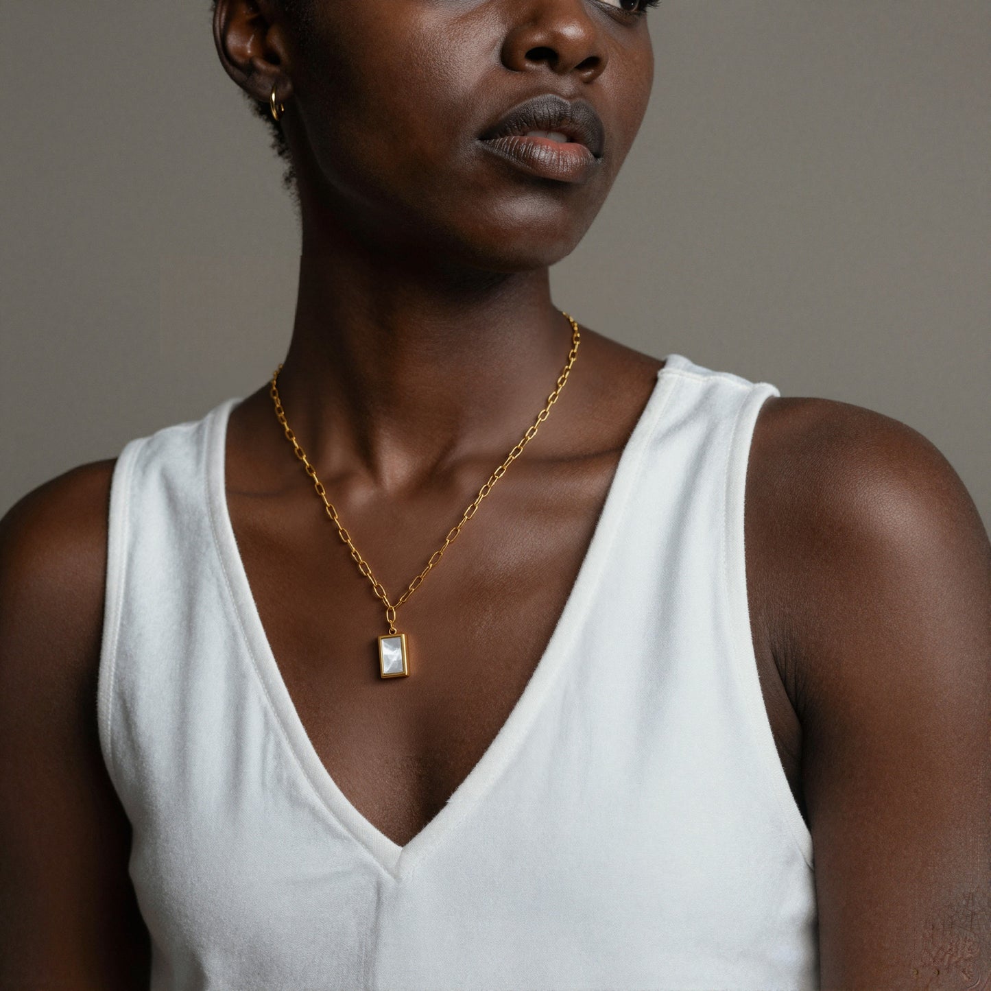 Rechteckige Perlmuttkette 