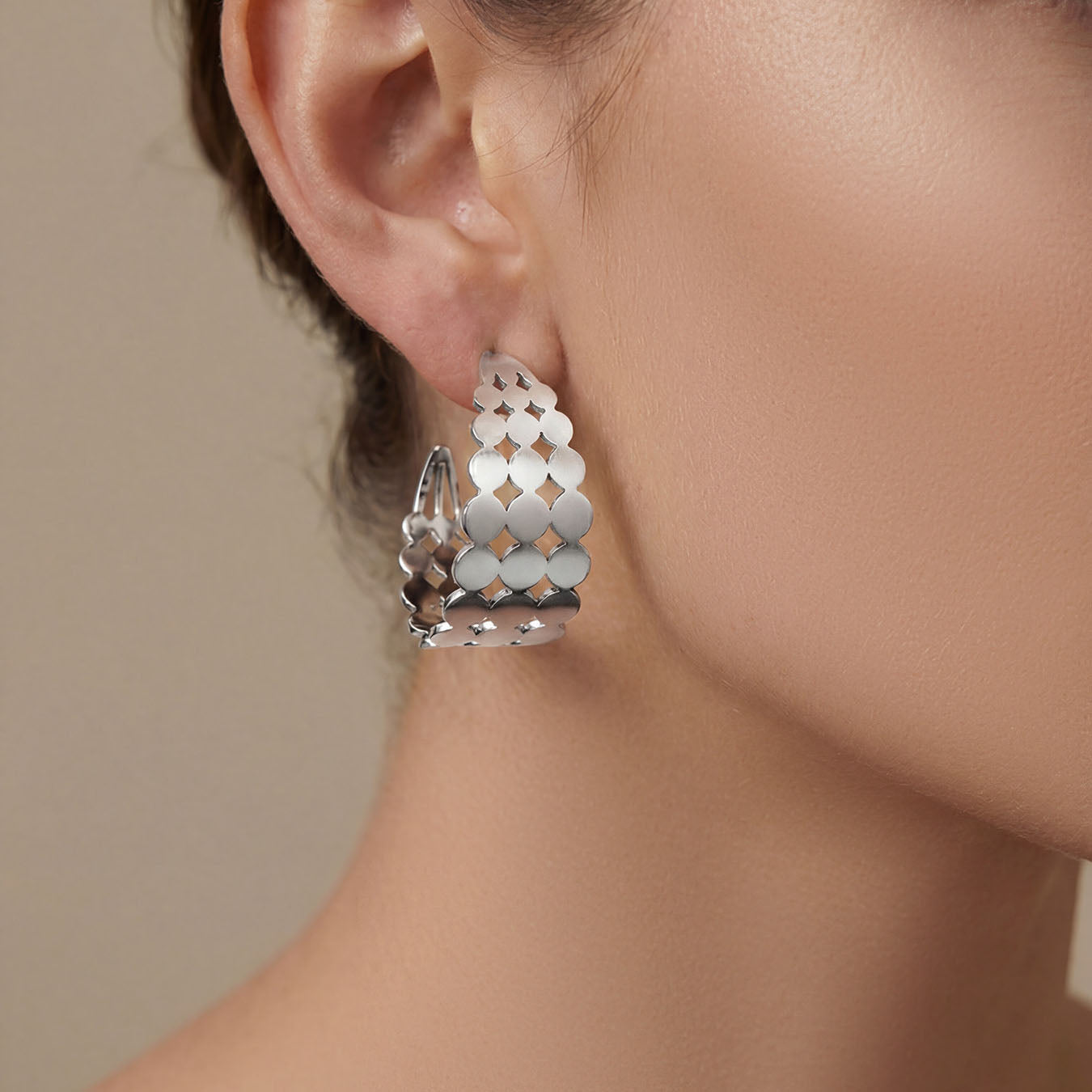 Geometric Scalloped Wide Hoop Earrings