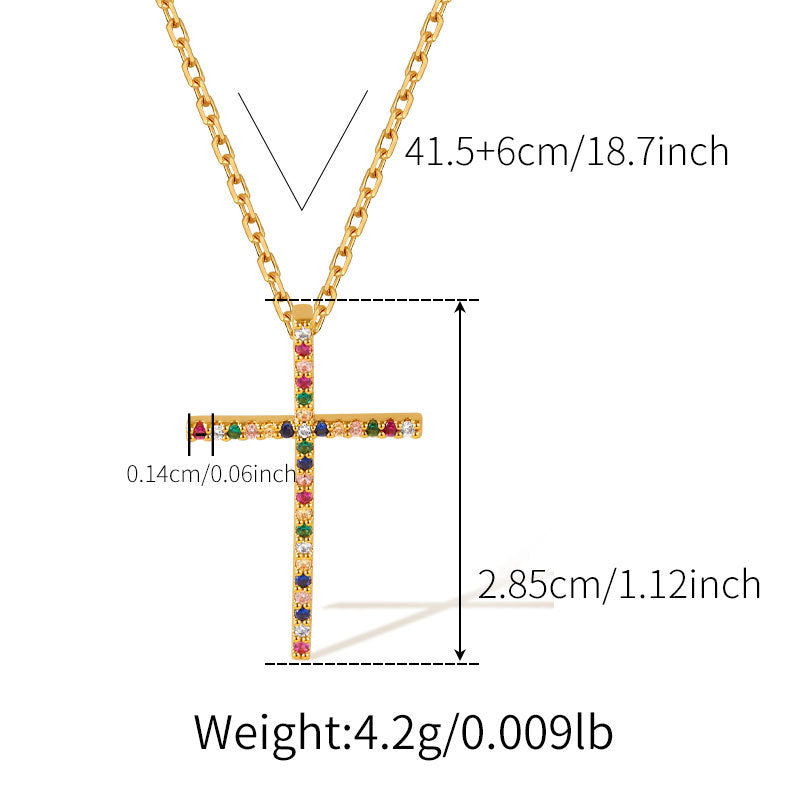 Kollektion von Halsketten mit Kristallkreuzanhänger 