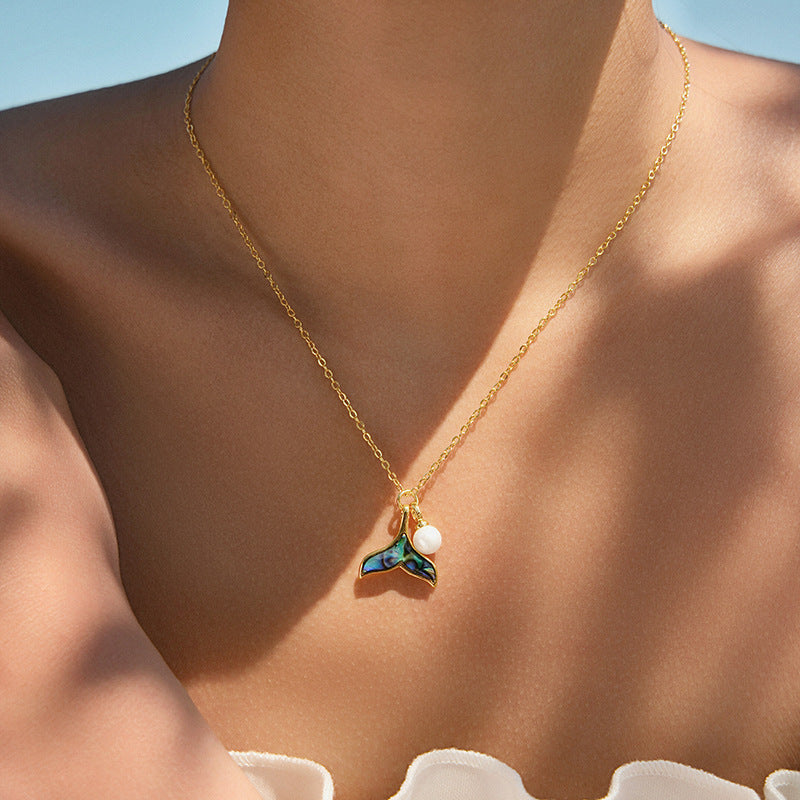 Verzauberte Emaille: Vintage-Blumen- und Meeresschätze 