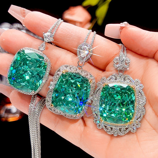 Green Starburst Halo Filigree Pendant Necklace