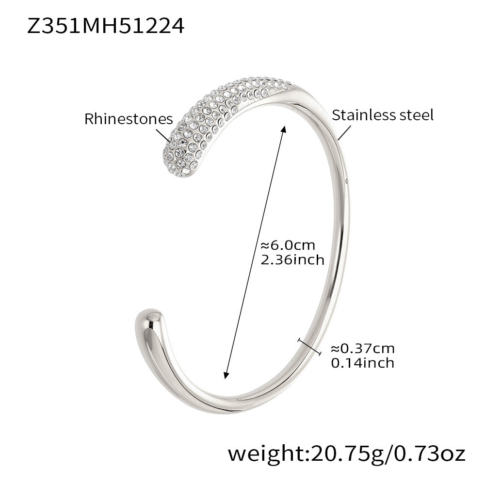 Stapelbare Bambusarmreifen mit Kristalleinlagen 