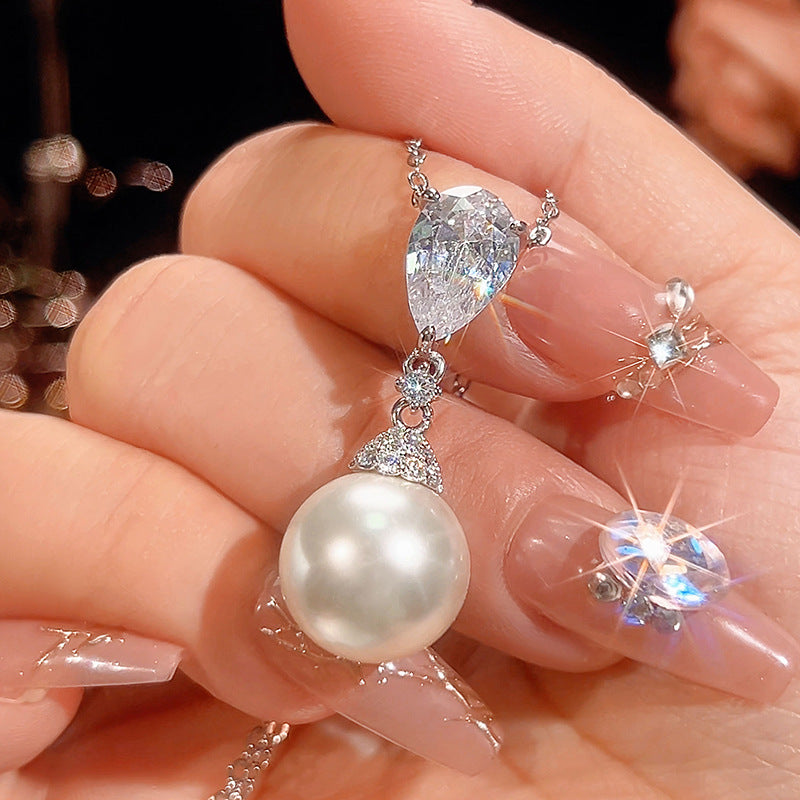 Elegant Pear-Cut Crystal and Lustrous Pearl Jewelry Set