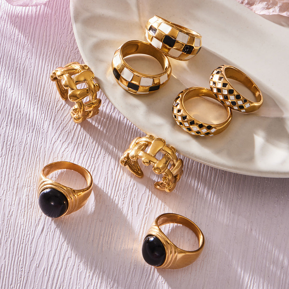 Bold Monochrome Retro-Chic Rings Collection