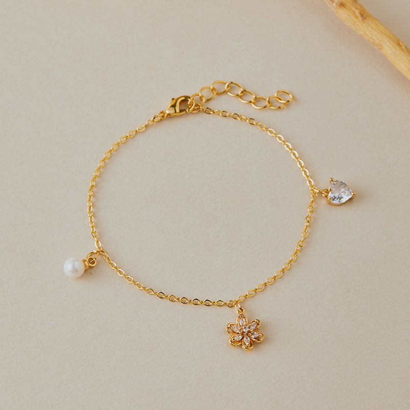 Elegantes Statement-Armband mit mehreren Anhängern 