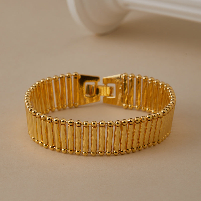 Elegant 18K Gold Bracelets Collection