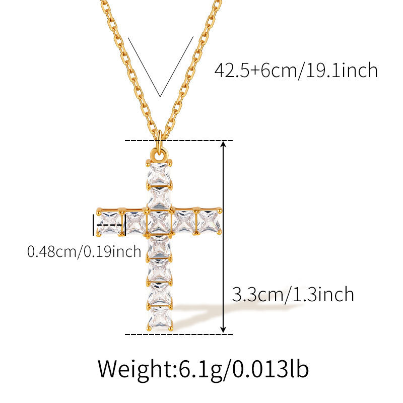 Kollektion von Halsketten mit Kristallkreuzanhänger 