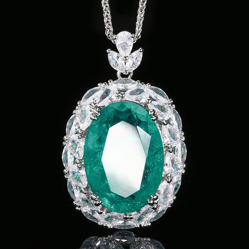 Majestic Vintage Oval Emerald Green Crystal Statement Necklace