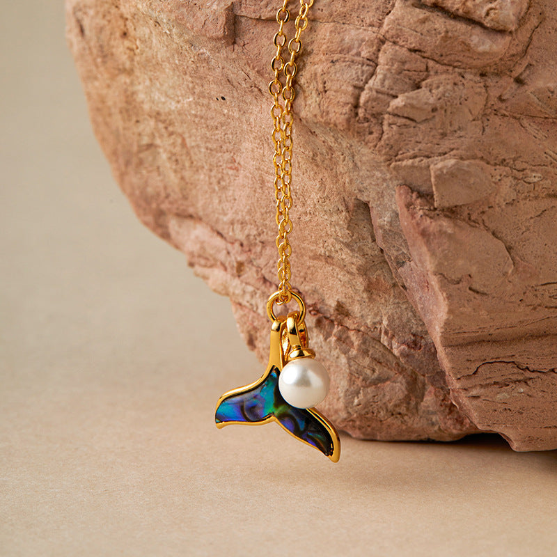 Verzauberte Emaille: Vintage-Blumen- und Meeresschätze 