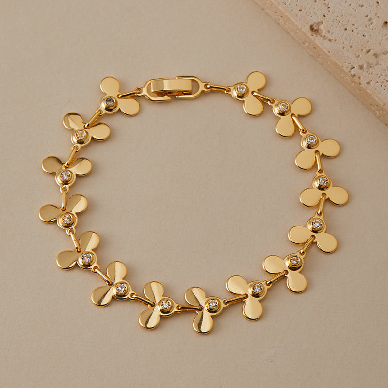Elegant 18K Gold Bracelets Collection