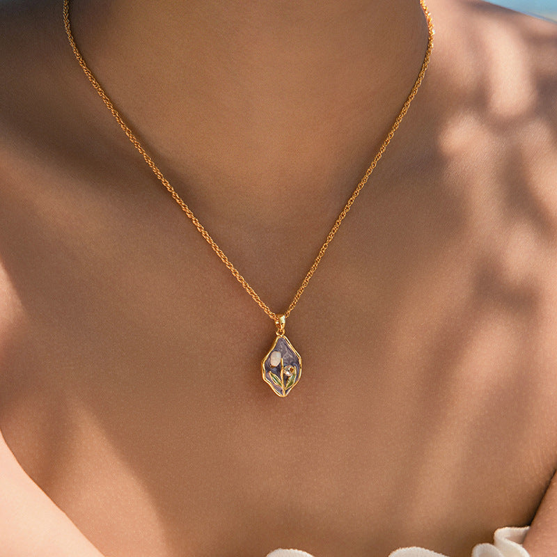 Verzauberte Emaille: Vintage-Blumen- und Meeresschätze 