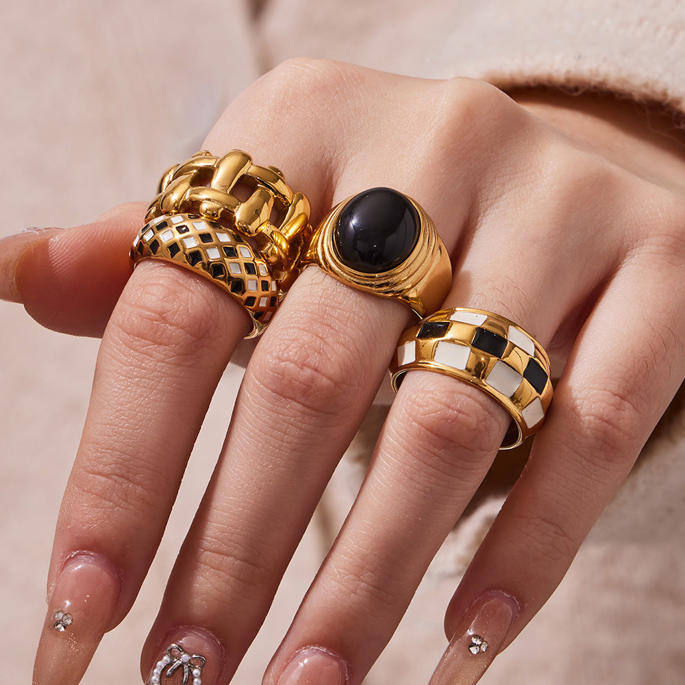 Bold Monochrome Retro-Chic Rings Collection