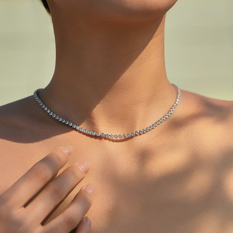 Silberne Tennis-Halskette mit Marquise-Kristall 